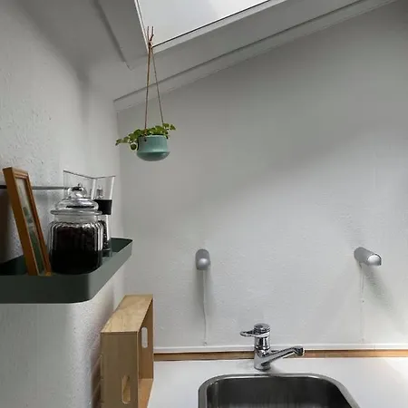 Apartment Det Gamle Paradis Pa 2 Sal I